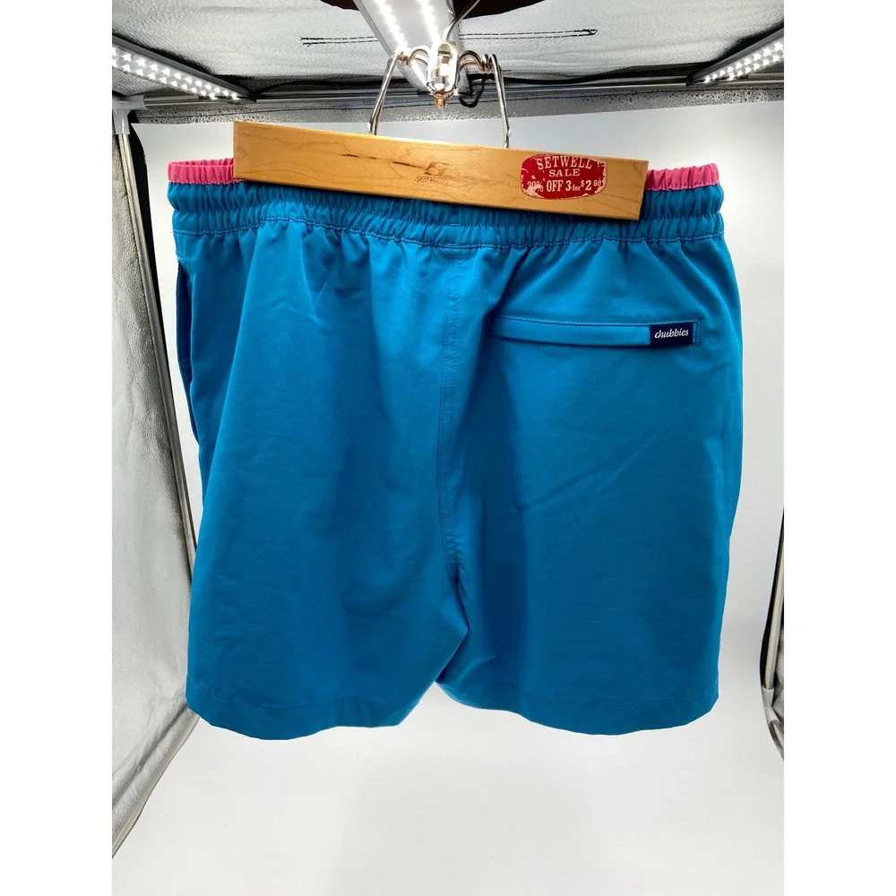 Chubbies Swim Trunks Blue Pink 5.5 Inch Inseam Pineapple Patch Mens Medium